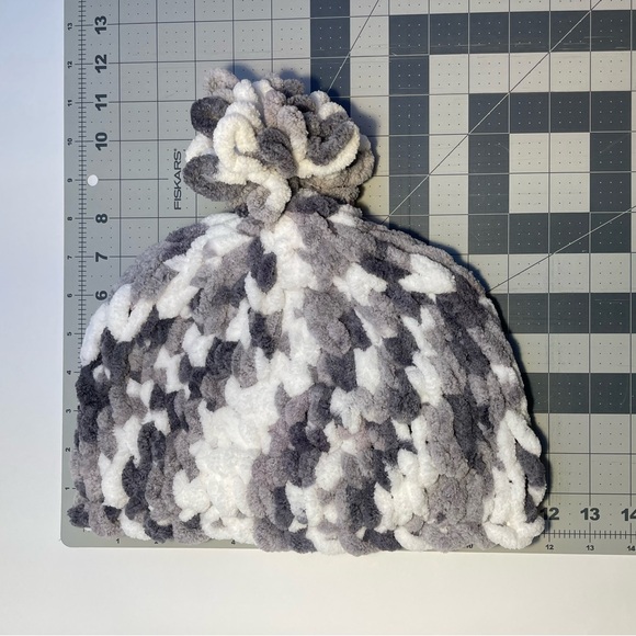 Handmade Women’s/Junior’s Winter Hat With Loopy Pom-Pom - Gray & White - Picture 8 of 9
